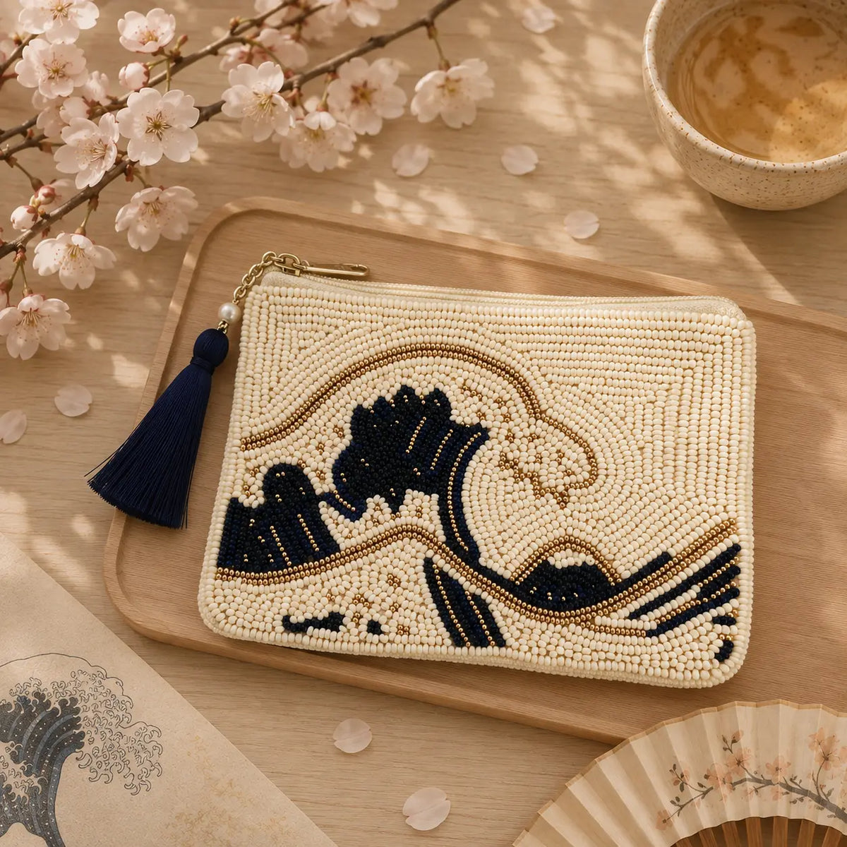 Porte-monnaie Hokusai brodé de perles